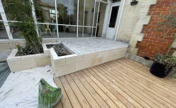 Rénovation ancienne maison avec ouverture mur façade arrière sur espace jardin terrasse aménagée près de Douarnenez (29100)