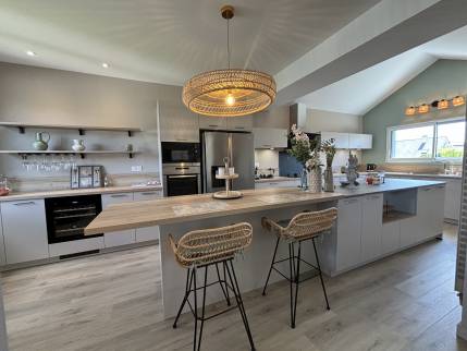 Grande cuisine aménagée à Vannes