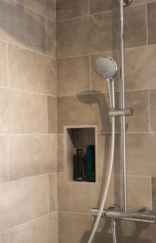 Ajout d'une douche dans cette salle de bain toulousaine