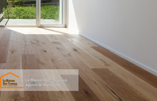 Rénovation de sol avec parquet isolant – Grâce à une sous-couche thermique et phonique, ce parquet offre un confort optimal pour le quotidien.