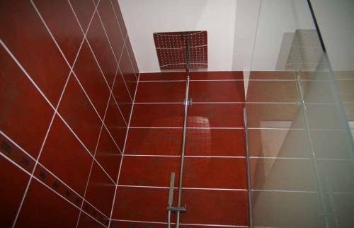 Installer une douche italienne dans sa salle de bain dans le Calvados