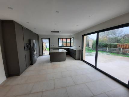 Cuisine aménagée dans la nouvelle extension (Mathieu 14920)