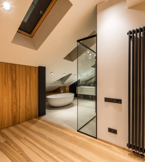 Magnifique salle de bain sous combles à Chemy