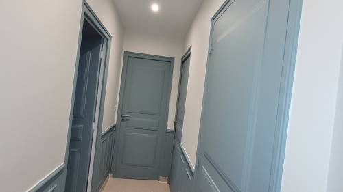 Le couloir remis en peinture