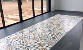 carrelage et parquet moderne dans extension vue sur jardin