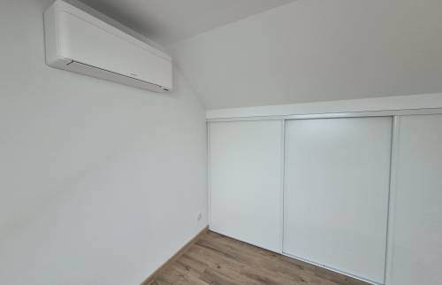 Placard avec portes coulissantes