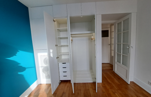 Un dressing sur mesure dans un appartement à Asnières