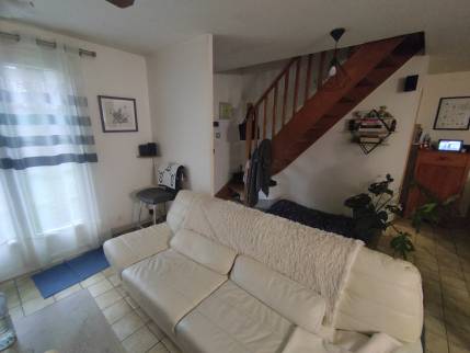 Ancien escalier en bois avant travaux de rénovation intérieure - Mormant 77720