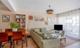 Rénovation d'un appartement avec cuisine ouverte sur l'espace séjour, Lyon 