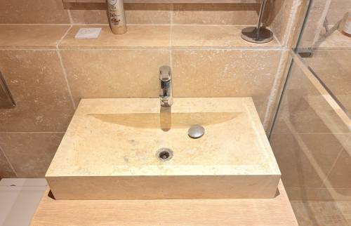 Rénovation complète d’une salle de bain moderne à Paris 17e