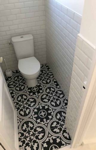 Rénovation des toilettes à Deauville