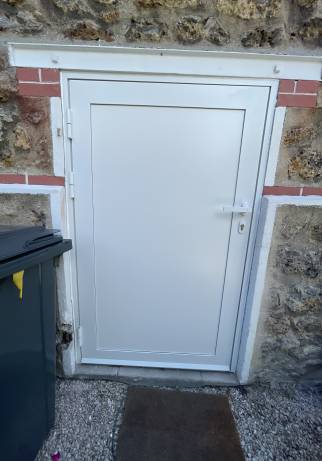 Porte de service isolante (Montgeron 91230)