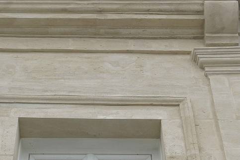 Rénovation de la façade en pierre d'un immeuble à Luc-sur-Mer (14530)