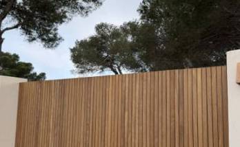 Portail coulissant moderne a Biarritz
