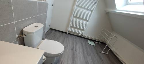 Salle de bain étage - Sèche-serviette