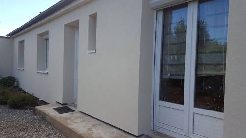Rénovation énergétique avec travaux d'isolation thermique par l'extérieur sur une maison - La Crau 83260