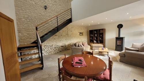 L'escalier menant à la mezzanine
