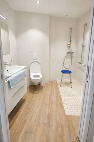 Salle de bain PMR