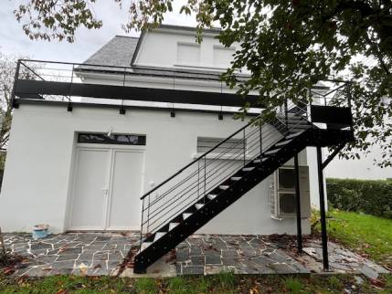 Toiture-terrasse accessible depuis le jardin rénovée sur une maison - Nantes 44