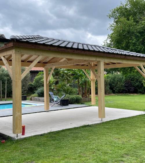 Couverture toiture tuiles noires piscine