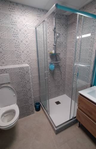 Transformation d’un garage en bureau et salle de bain à Champier