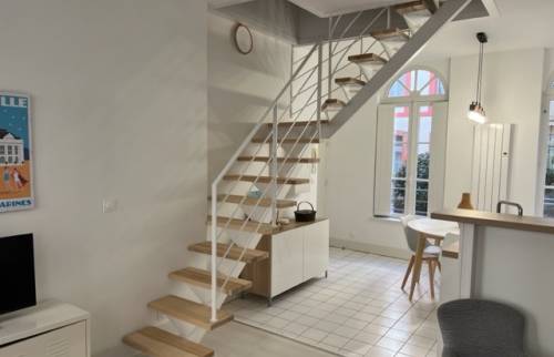 Le nouvel  escalier à limon central métallique