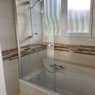 Salle de Bain Rénovée : Un Nouveau Design Épuré et Fonctionnel à Châteaugiron