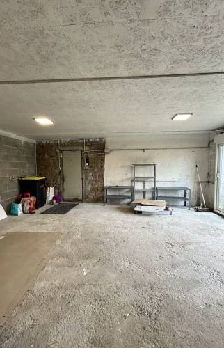 Avant rénovation maison – entrée à réaménager face 4