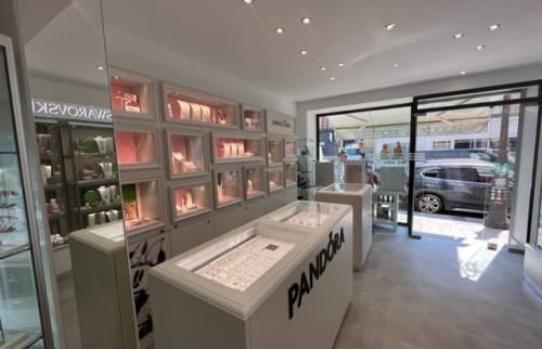 Intérieur rénové du magasin