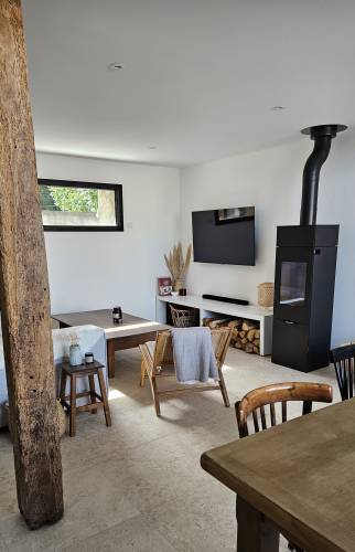 Rénovation d’une grange à Saint-Étienne-de-Montluc salon