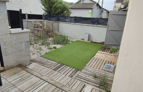 Construction d’une terrasse en bois sur plots