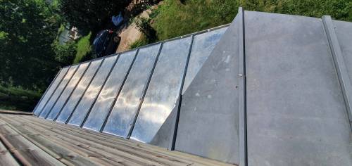 Nouvelle toiture en zinc après travaux de remplacement de revêtement - Soignolles-en-Brie 77111