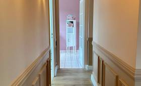 Couloir dans les tons beiges