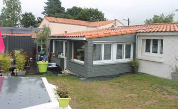 Extension en bardage bois de 6,8 m², à Vertou (44)