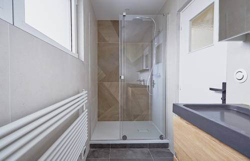 La cabine de douche a été déplacée