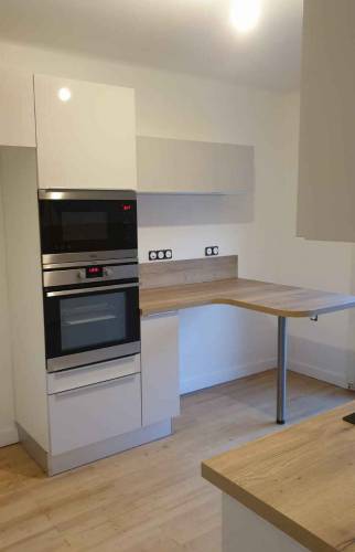 Colonne fours avec coin repas