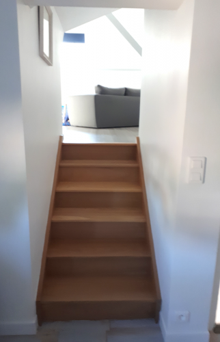 Création d'un escalier sur mesure pour l'accès aux combles