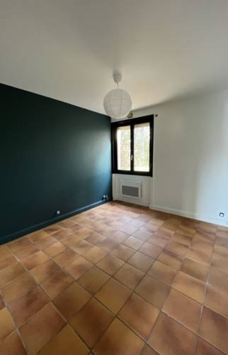 Peinture murs et plafonds chambre (69340 FRANCHEVILLE)