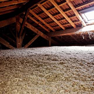 Isolation des combles perdues en ouate soufflée - isolant biosourcé - Maison à Cailloux sur Fontaines (69270)