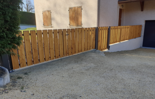 Une nouvelle clôture et un nouveau portail