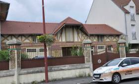 Rénovation de toiture, zinguerie et charpente sur une maison - Chevry-Cossigny 77173