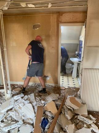 Phase démolition de la salle de bain