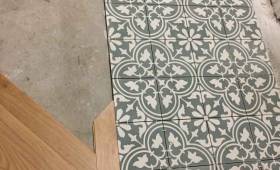 calepinage et pose du parquet autour des carreaux de ciment