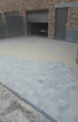 Allée arrière entrepôt en pavés béton à Nanteuil-Lès-Meaux (77100)