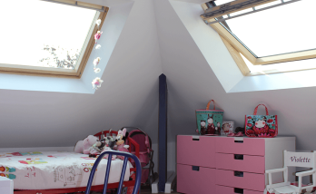 Isolation de deux fenêtrs de toit dans une chambre d’enfant