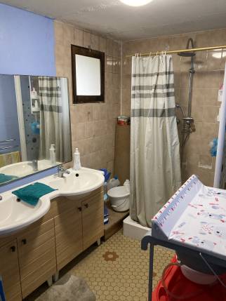 Ancienne salle de bain avant rénovation de maison - Morléon 79