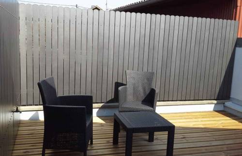 Terrasse bois et lame en acier thermolaqué à Bartenheim