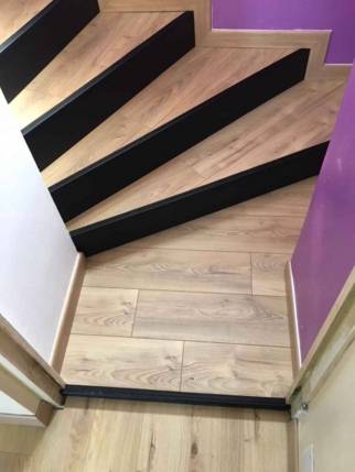 Rénovation d'escalier en béton avec habillage bois - Moissy-Cramayel 77550