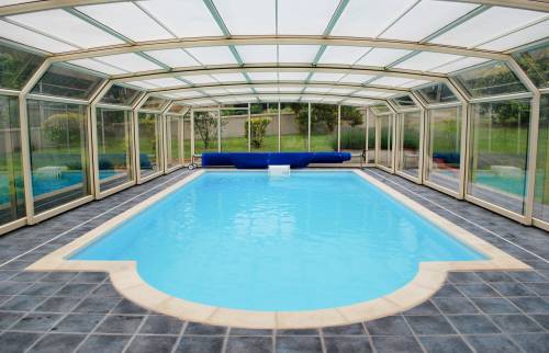 piscine margelles blanches