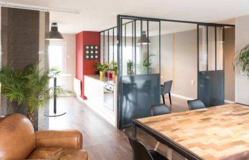 Transformation d'une habitation en Agence immobilère.